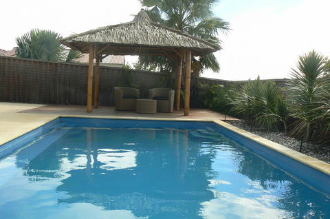 La Mer - Home With A Pool - Hobart Tourism 2
