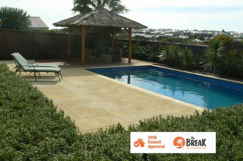 La Mer - Home With A Pool - Hobart Tourism 0