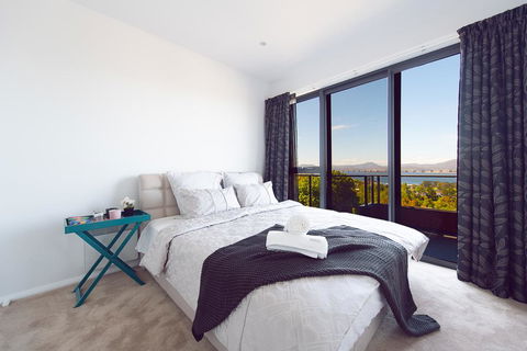 La Vie Luxury Bay View - Hobart Tourism 3