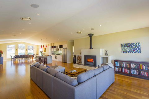 Lacuna Retreat - Hobart Tourism 1