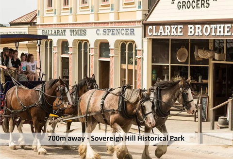 Lake Esmond Place - Hobart Tourism 1