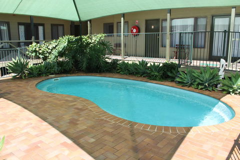 Lake Forbes Motel - Hobart Tourism 1