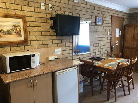 Lake Front Motel - Tourism TAS 3