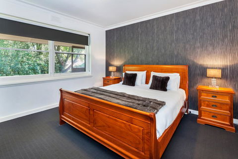 Lake Wendouree Luxury Apartments On Webster - Hobart Tourism 2