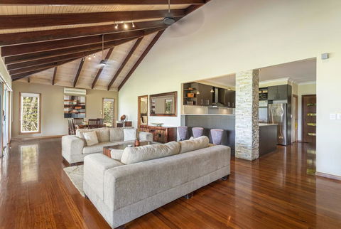 Lake Weyba Cottages Noosa - Hobart Tourism 2