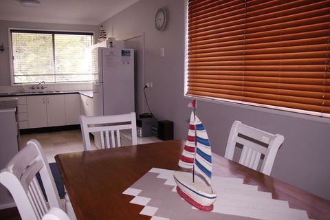 Lakes Edge Cottage - Tourism TAS 1