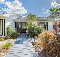 Lamour Holiday Beach House - Hobart Tourism