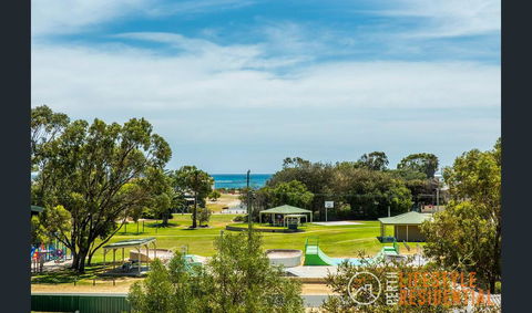 Lancelin Home With Beach And Park Views - Hobart Tourism 0
