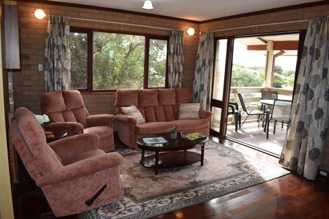 Lancelin Home With Beach And Park Views - Hobart Tourism 3