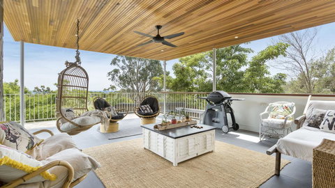 LANIKAI - MOUNT MARTHA - Tourism TAS 0