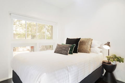 Large Converted Church Apartment In Top Location - Tourism TAS 3