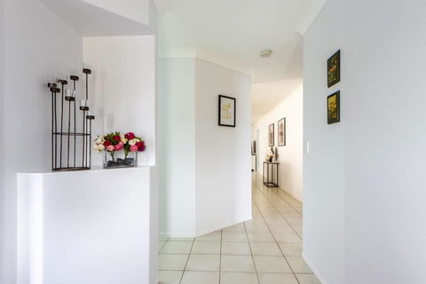 Large Executive And Family Home - Flinders View - Hobart Tourism 3