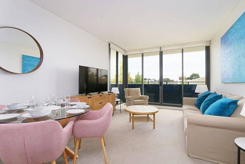 Large Modern 2 Bedroom Apartment Near Lake Claremont - Tourism TAS 0