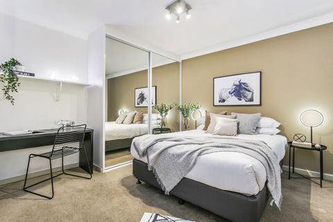 Large Unit Amid Inner-city Greenery Close To CBD - Hobart Tourism 2