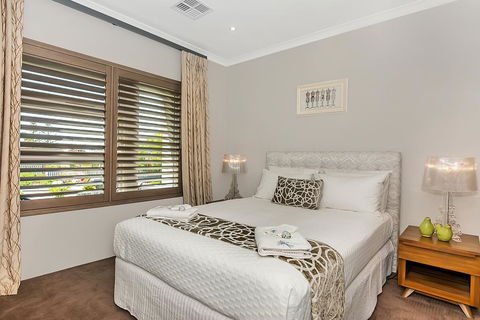 Lavender Manor BnB - Tourism TAS 3