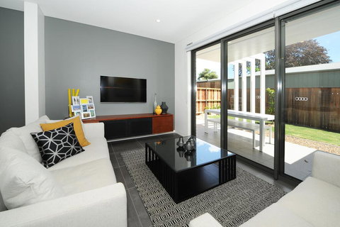 Lewis Street Apartments By Kirsten Serviced Accommodation - Tourism TAS 1