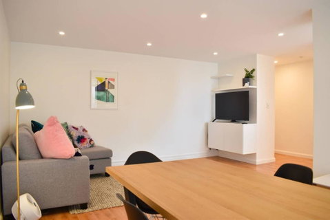 Light And Airy North Bondi Apartment - Tourism TAS 2