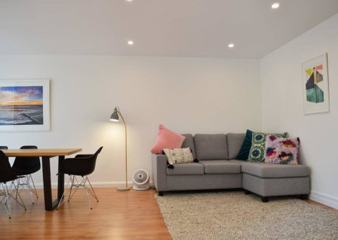Light And Airy North Bondi Apartment - Tourism TAS 0