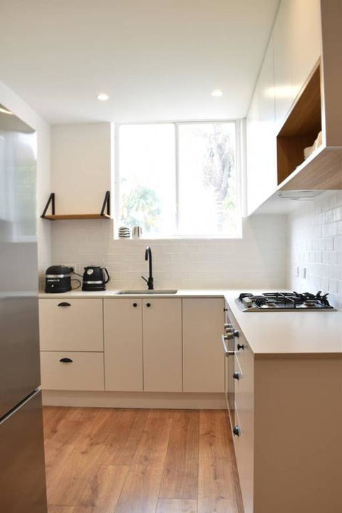 Light And Airy North Bondi Apartment - Tourism TAS 3