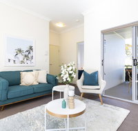 Light bright and spacious unit close to beaches - Tourism TAS