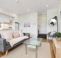 Light-Filled Beachside Apartment in Trendy Area - Hobart Tourism