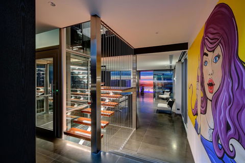 Luxe Haus - Hobart Tourism 1
