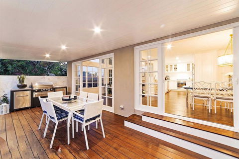 Luxurious Hampton Style 3 Bedroom House - Hobart Tourism 0