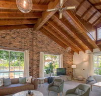 Luxurious Home on 5 Acres Close to CBD - Sleeps 18 - Hobart Tourism
