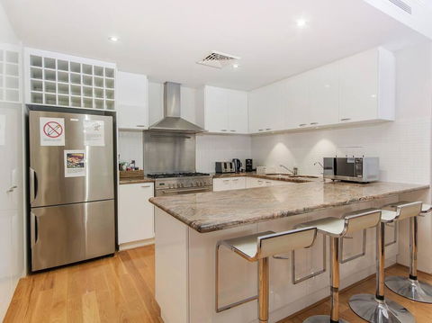 Luxurious Mandurah Marina Apartment - Tourism TAS 2