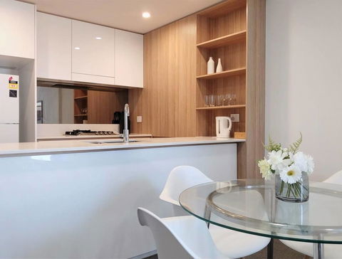 Luxury 1 Bedroom + 1 Study With 1 Parking - Hobart Tourism 2