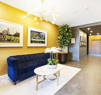 Luxury Apartment Opposite Train Station in Cannon Hill and 17 minutes from the City - Tourism TAS