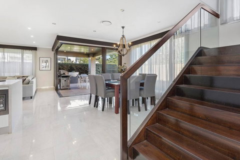 Luxury Brand New Home - Hobart Tourism 2