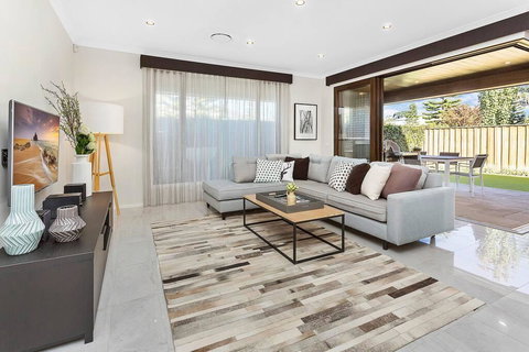 Luxury Brand New Home - Hobart Tourism 1