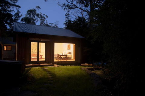 Luxury Forest Retreat - Puffing Billy - Tourism TAS 1