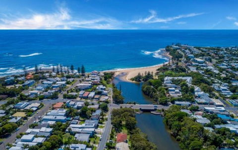 Luxury Hamptons Beachside Home In Dicky Beach - Hobart Tourism 0