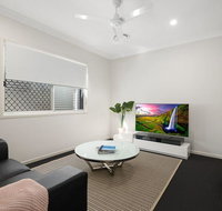 Luxury Home close to Sleemans QE2 Hospital  Griffith Uni - Tourism TAS