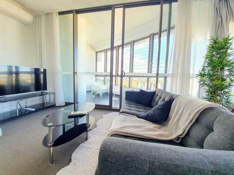Luxury Level 2-bed 2-bath City View Apt In Olympic Park - Hobart Tourism 0