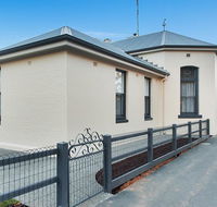 Luxury on the Esplanade - Hobart Tourism