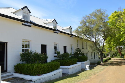 Lythgo's Row Colonial Cottages - Hobart Tourism 0