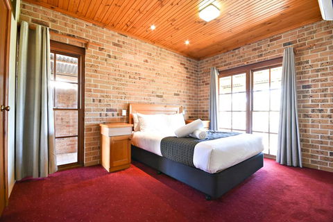 Macquarie Inn - Hobart Tourism 1