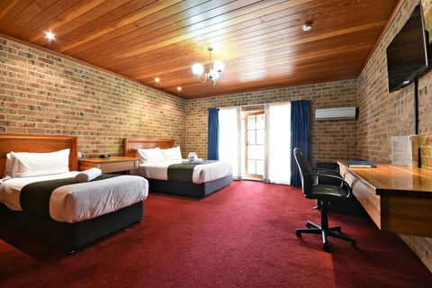 Macquarie Inn - Hobart Tourism 2