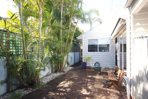 MAGIC BEACH HOUSE - PET FRIENDLY - Tourism TAS 1