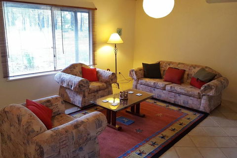Magic Bush Hideaway 2 Azalea Court - Hobart Tourism 3