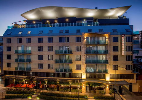 Majestic Roof Garden Hotel - Hobart Tourism 2