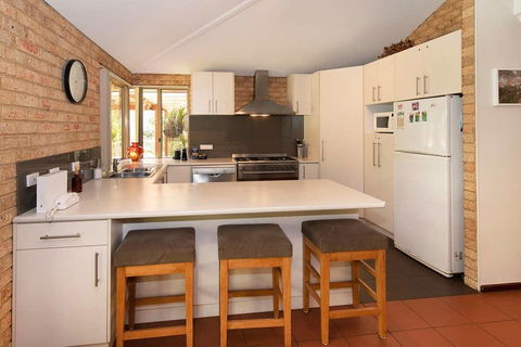 Mansfield Retreat - Hobart Tourism 1
