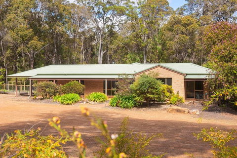 Mansfield Retreat - Hobart Tourism 0