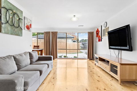 Maroondah 3 Bedroom House In Kilsyth - Hobart Tourism 1