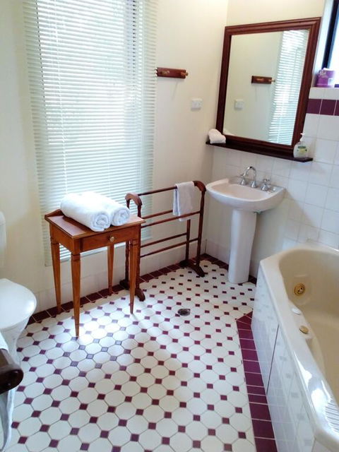 Marri Lodge - Hobart Tourism 3