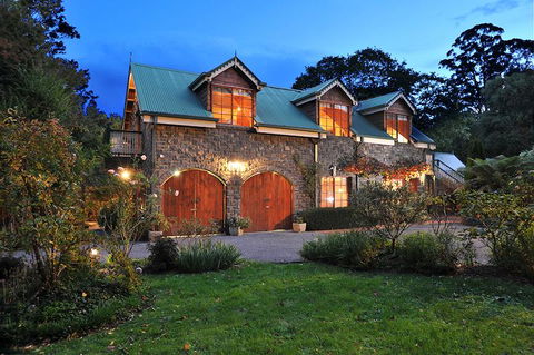 Mary Cards Coach House - Hobart Tourism 0