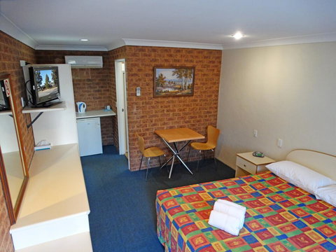 MAS Country Colonial Motor Inn - Hobart Tourism 1